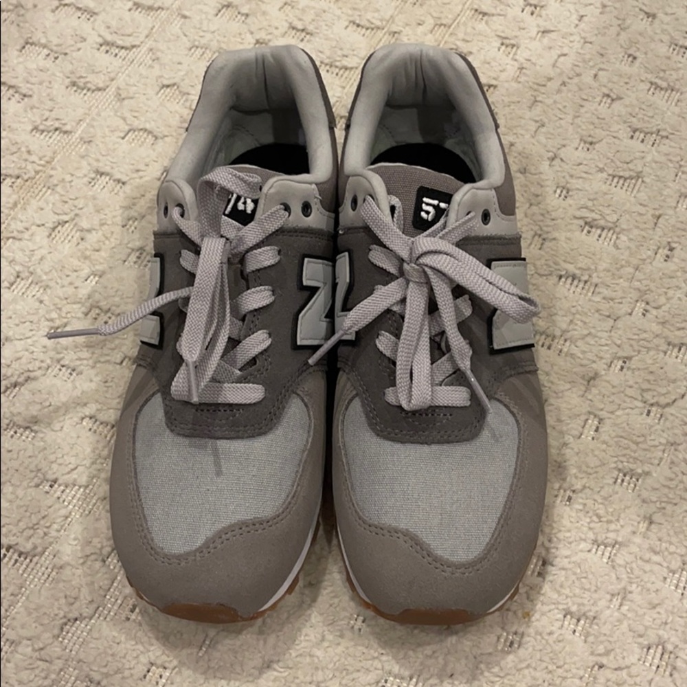 Boys size 7 New Balance 574